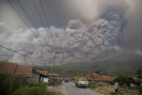 sinabung--ap01.jpg