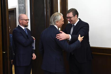 vucic-aleksandar-djukov-gaspromnjeft-foto-tanjug.jpg