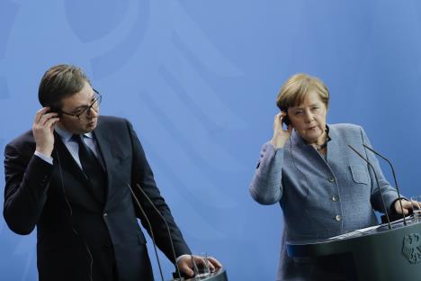 vucic-merkel-foto-ap-2.jpg