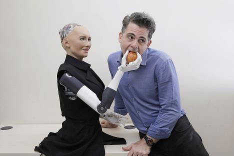 ap-kin-cheung-sophia-robot.jpg