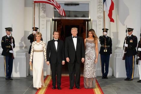 ap-andrew-harnik-melania.jpg