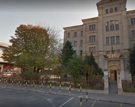 srednja-medicinska-beograd-deligradska-foto-google-street-view-2222.jpg