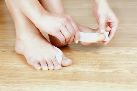 stockphotodressingoforthopedicpadonyourtoes267398054.jpg