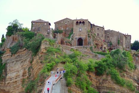 profimedia0255627588-civita-di-bagnoregio.jpg