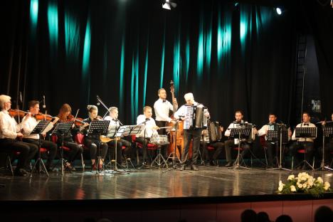 omladinski-orkestar--slavka-mitrovica-caleta.jpg