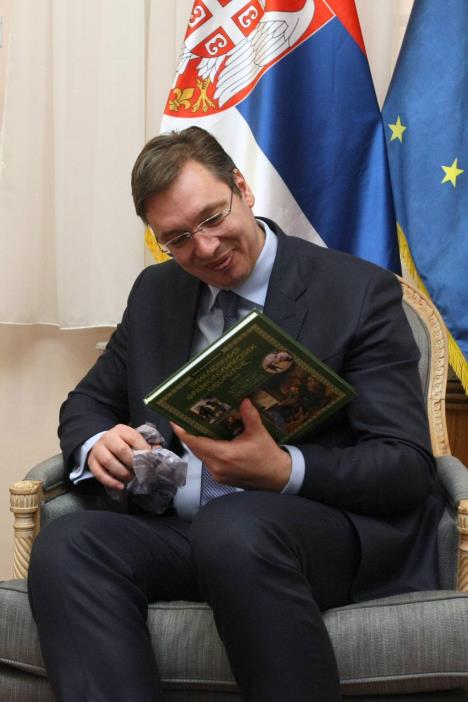 vucic-poklon-foto-beta-milan-obradovic.jpg