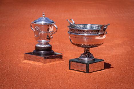 51726c8572da40aca966bcde12609176496b87bb-logotropheesrolandgarros2018.jpg