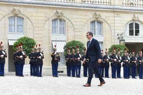 vucic-makron-pariz-docek-jelisejska-palata-foto-tanjug-dragan-kujundzic-1.jpg