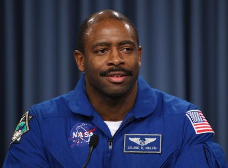 profimedia0024349228-leland-melvin.jpg