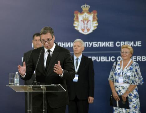 vucic-slavisti-foto-tanjug-rade-prelic-3.jpg