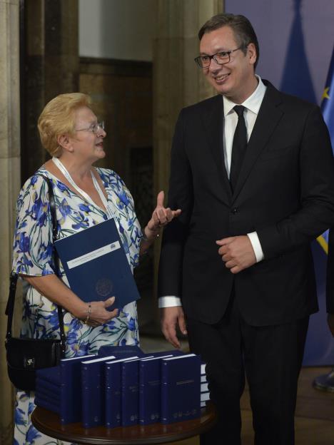 vucic-slavisti-foto-tanjug-rade-prelic-2.jpg