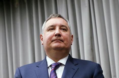 rogozin01-epa.jpg