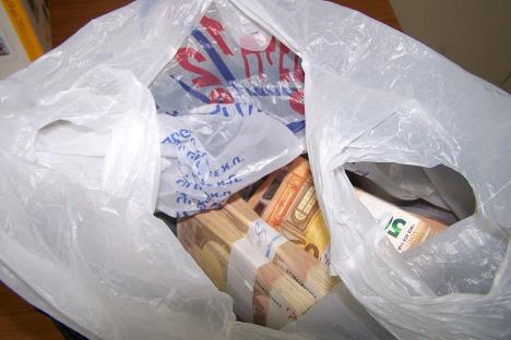zaplenjene-devize-u-kesi-.jpg