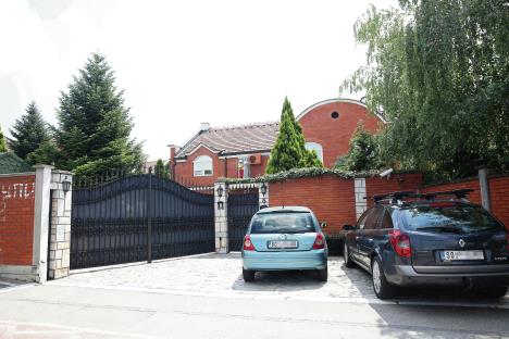 NAJSKUPLJA VILA VERE MATOVIĆ 3,8 MILIONA €, CECIN DVORAC 2,5 MILIONA €... Pogledajte u kakvom LUKSUZU žive srpske zvezde! (FOTO)