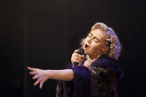 Ana Sofrenović u predstavi Zojkin stan u Beogradskom dramskom pozorištu