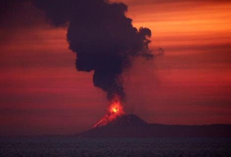 t-anak-krakatau.jpg