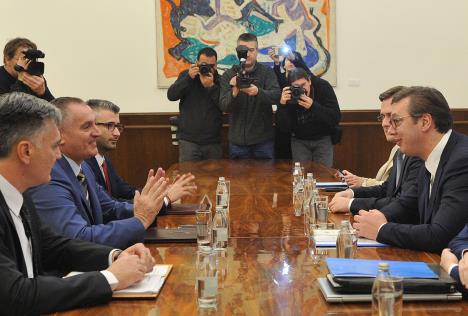 vucic-radovan-viskovic-foto-tanug-dimitirrj-goll-2.jpg