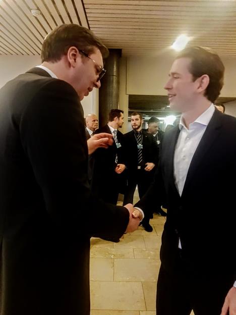 vucic-kurc-davos-foto-predsednistvo-3.jpg