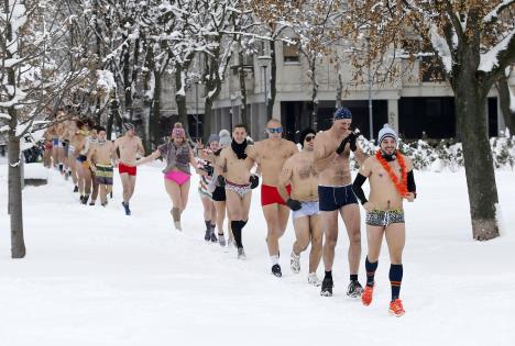 trka-u-donjem-vesu-foto-ap-darko-vojinovic.jpg