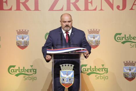 cedomir-janjic-gradonacelnik-zrenjanina-zrenjaninsko-pivo-copy.jpg