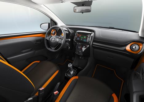 toyota-aygo-interiorxcite.jpg