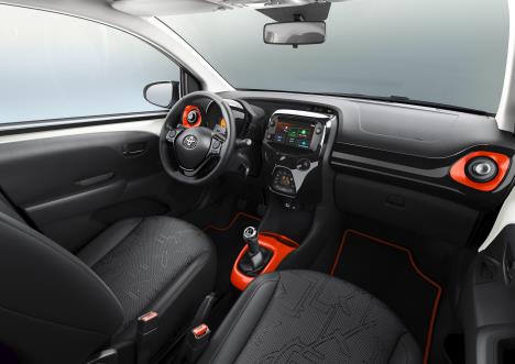 toyota-aygo-interiorxstyle.jpg