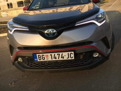 toyota-chr-4.jpg