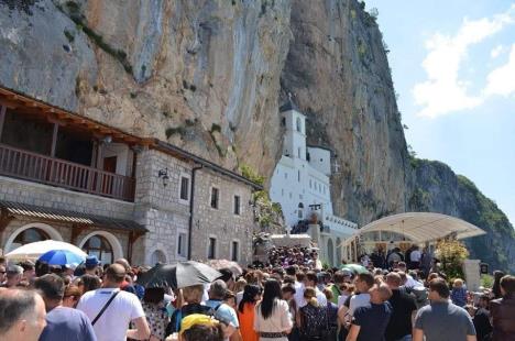 0609-manastir-ostrog-zvanicna-sa-fb.jpg