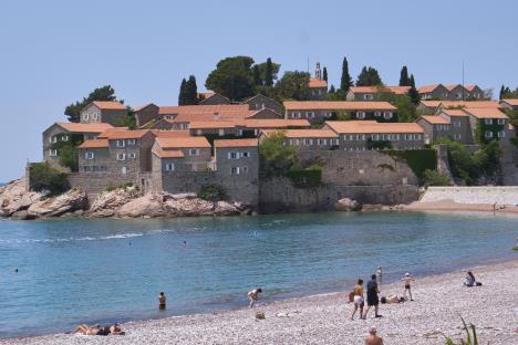 sveti-stefan-5.jpg