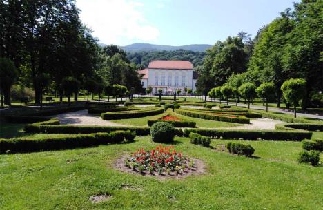 banja-koviljacca--park-kod-kur.salona.jpg