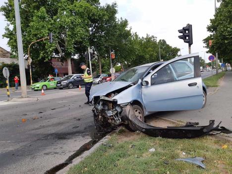 zrenjanin-kafic-auto-foto-zrenjaninski-com-zoran-bogaroski-2.jpg