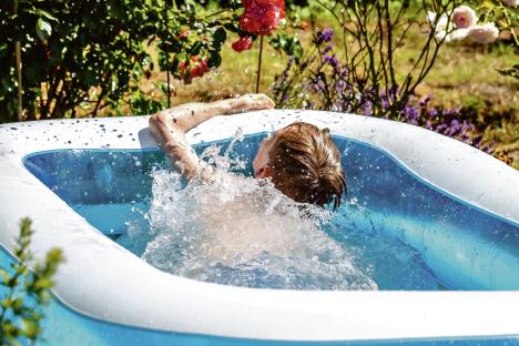 stockphotoyoungboydrowningintheswimmingpoolinthesummer1455693947.jpg