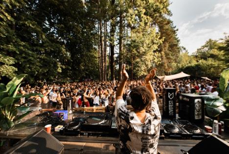 seth-troxler-energy-stage.jpg