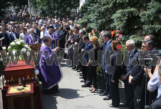 sahrana-velimir-bata-zivojinovic.jpg