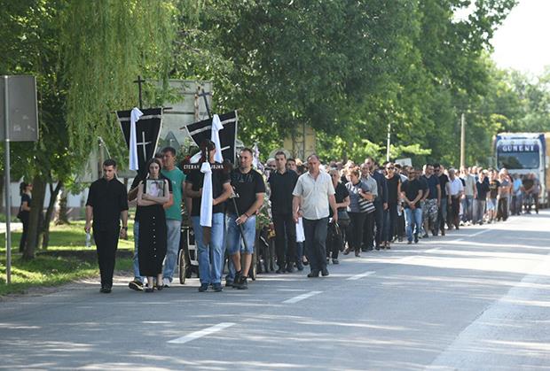 stevan-jojic-zitiste-masakr-sahrana.jpg