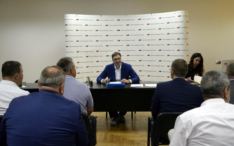sednica-sns-aleksandar-vucic.jpg