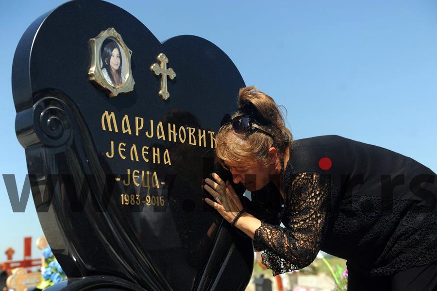 jelena-krsmanovic-marjanovic-spomenik-grob-ubistvo.jpg