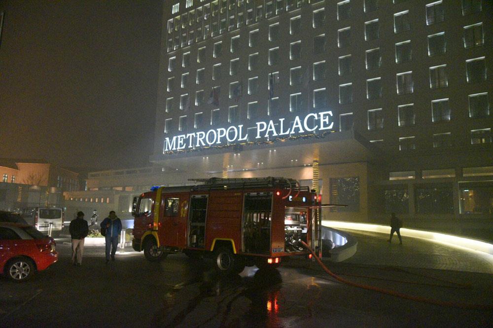pozar-vatra-vatrogasci-hotel-metropol-gasenje-pozara.jpg