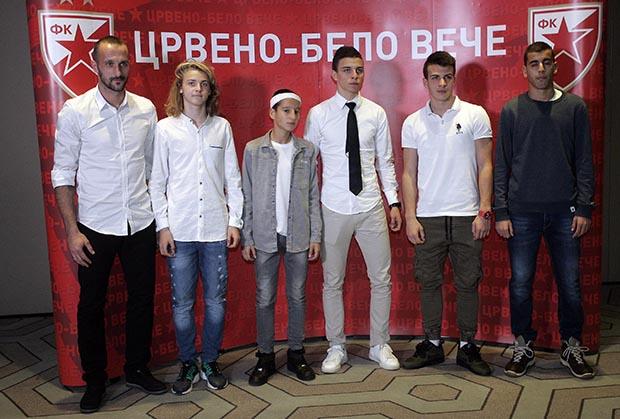 crvena-zvezda-fudbal-proslava-tokio-svetska-titula.jpg