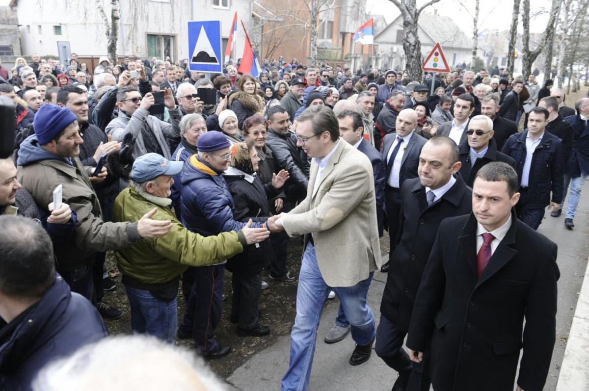 aleksandar-vucic-skola-vrbas.jpg