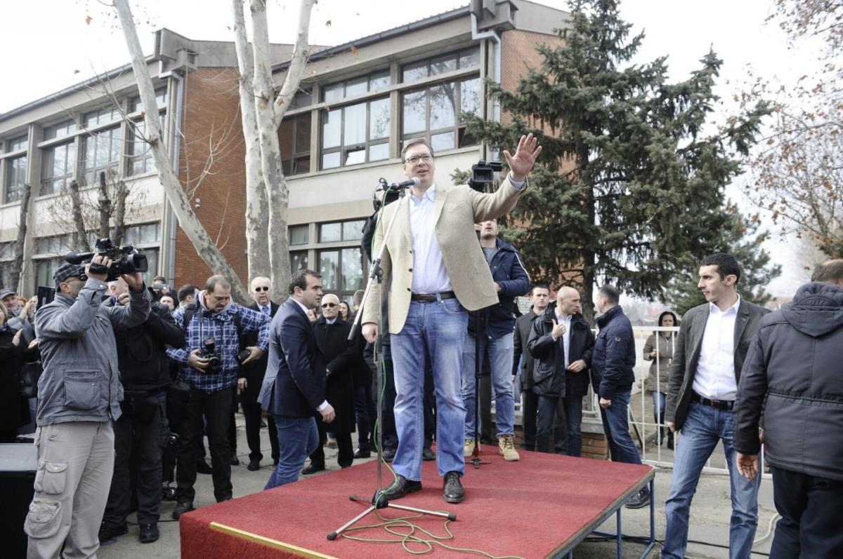 aleksandar-vucic-skola-vrbas.jpg