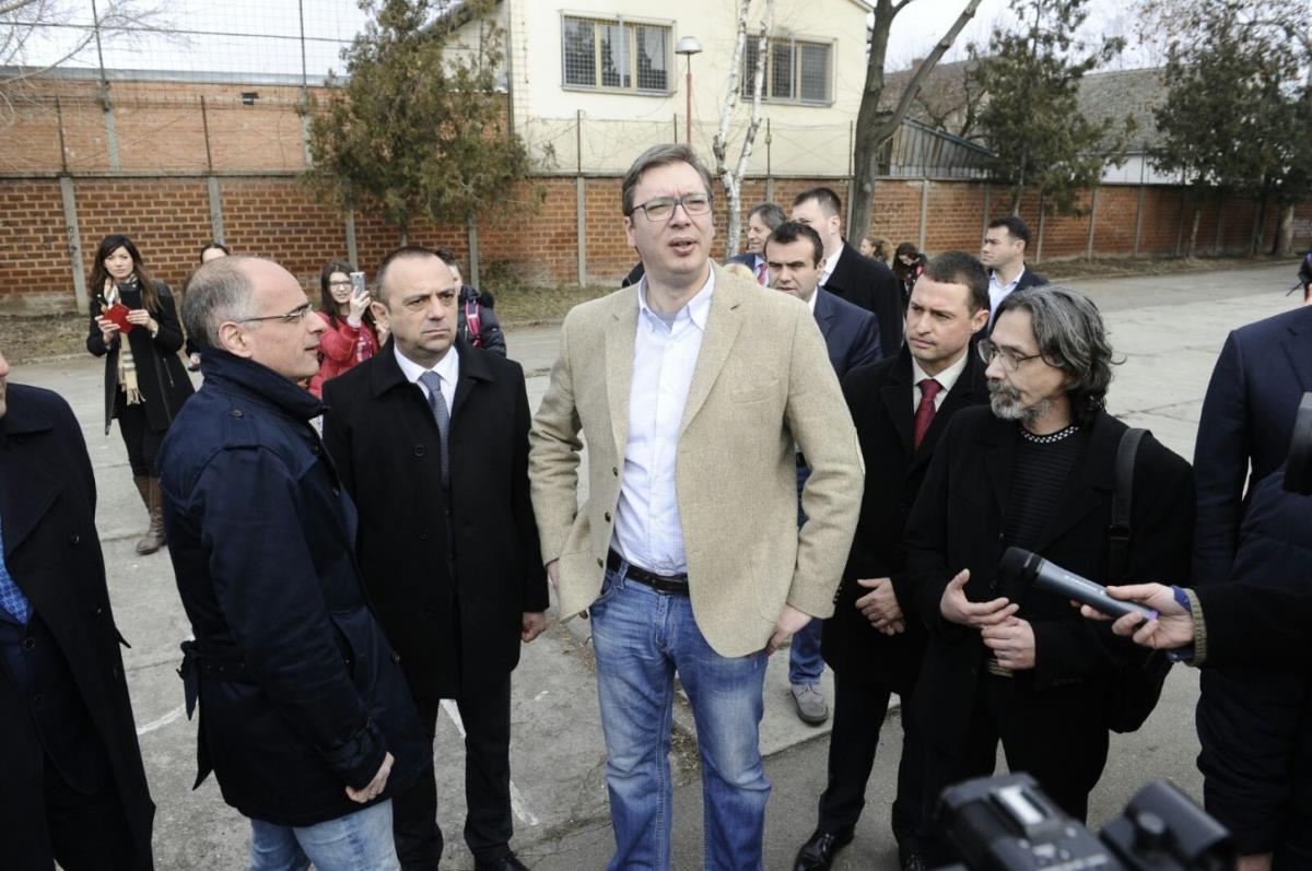 aleksandar-vucic-skola-vrbas.jpg