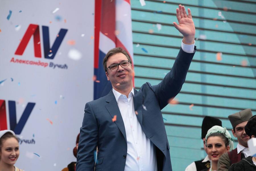 aleksandar-vucic-sns-miting-novi-sad.jpg