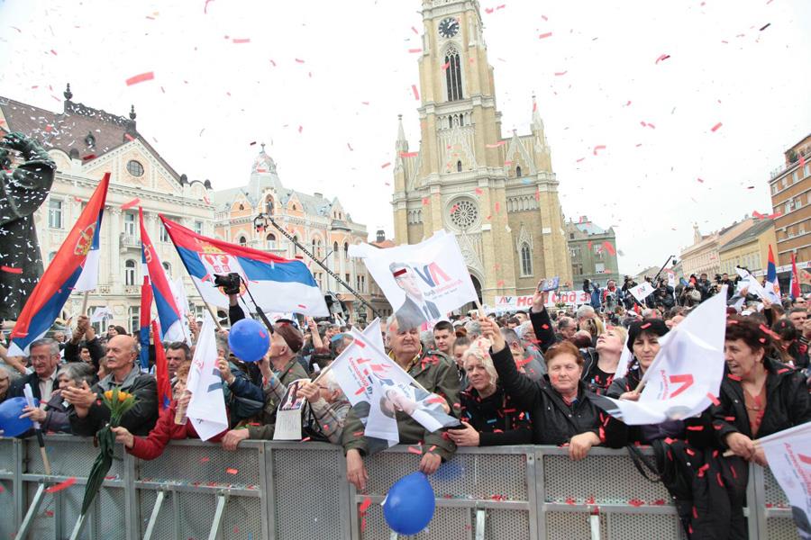 aleksandar-vucic-sns-miting-novi-sad.jpg
