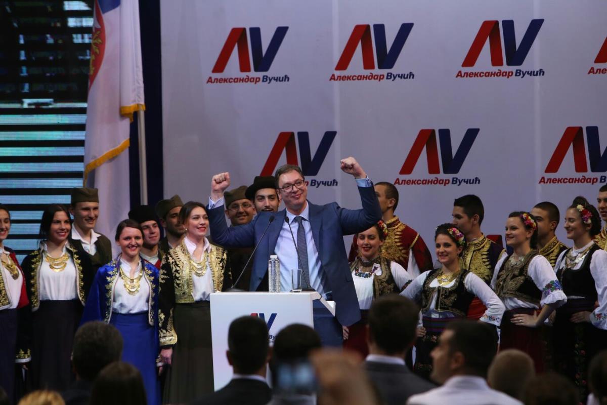 aleksandar-vucic-sns-miting-kraljevo.jpg