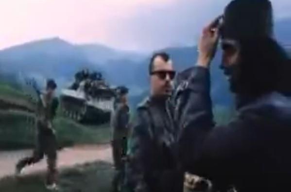 Nikola Kojo i Milorad Mandić Manda u filmu Lepa sela lepo gore