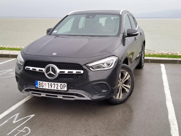 mercedesgla-6.jpg