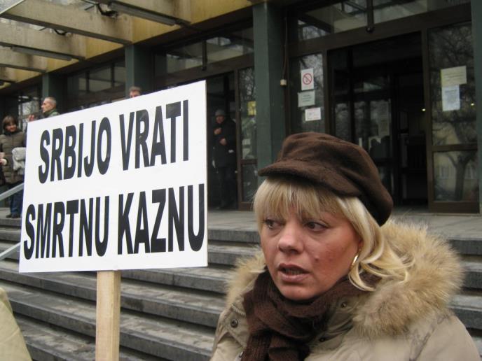 poroidca-ubijene-vladislave-cervenko-protest-sud.jpg