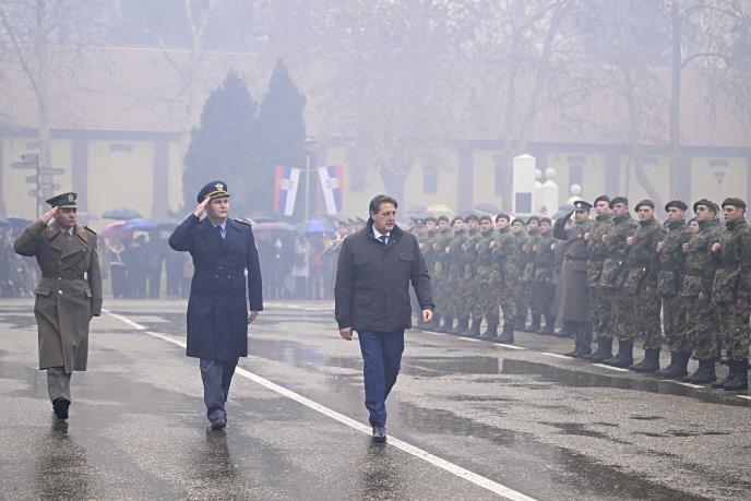 Polaganje zakletve vojnika na dobrovoljnom služenju vojnog roka i polaznika Kursa za podoficire kandidata iz građanstva (1).jpg