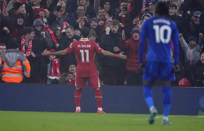 Fudbaler koji je "šmrkao" liniju nasred utakmice javno deli savete